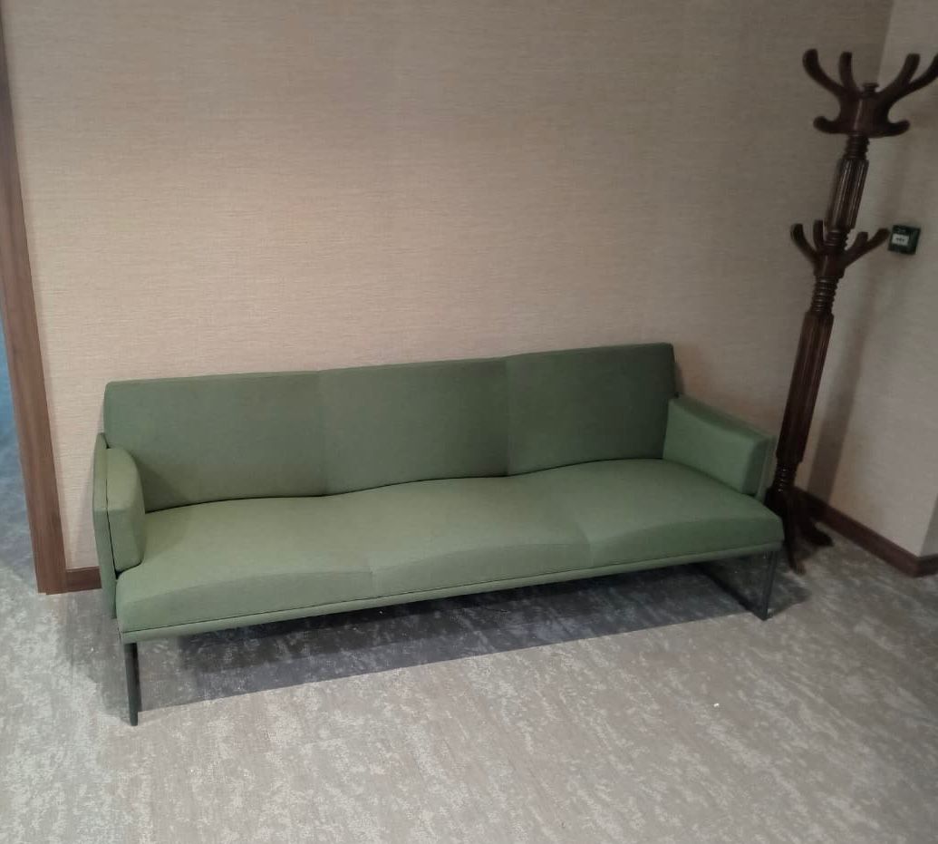 Banquette d'attente en tissu vert